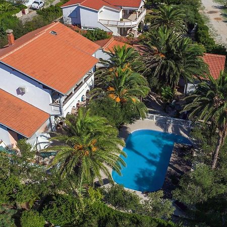 Beach Boy & Pool Girl Apartments Vir Eksteriør billede
