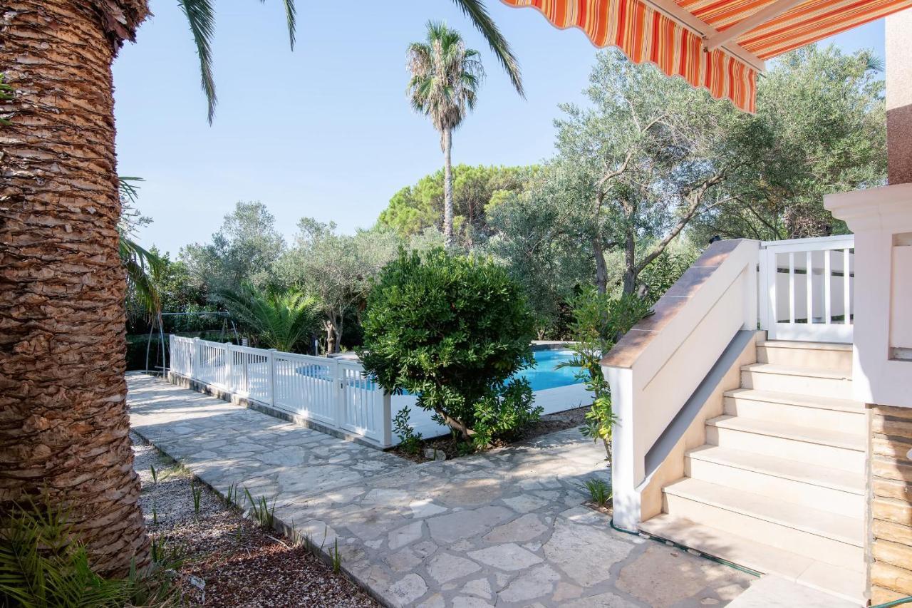 Beach Boy & Pool Girl Apartments Vir Eksteriør billede