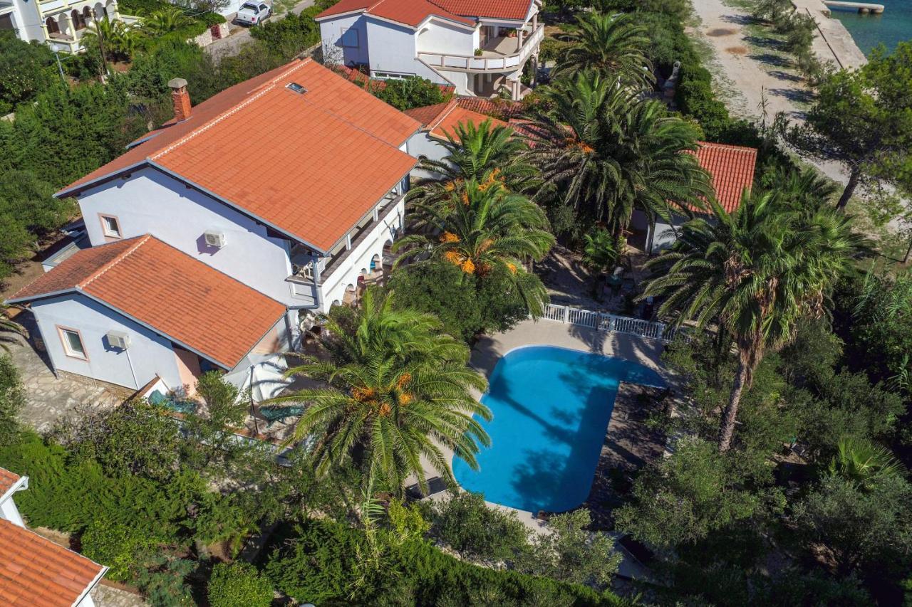 Beach Boy & Pool Girl Apartments Vir Eksteriør billede